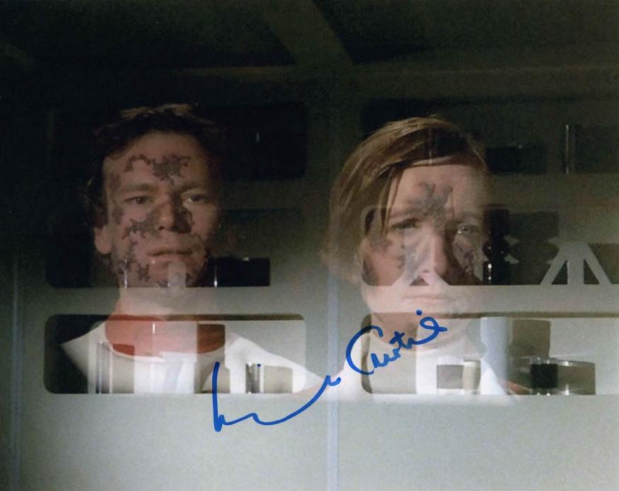 LUCINDA CURTIS - Tessa in Space 1999 - The Lambda Factor - hand signed 10 x 8 photo