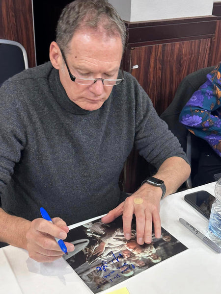 MARK LESTER - Oliver in Olver (1968) hand signed 10 x 8 photo