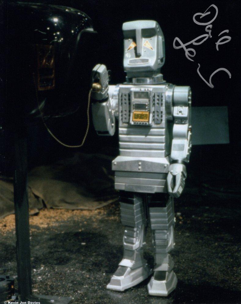 DAVID LEARNER - Marvin The Paranoid Android - Hitchhikers  Guide To The Galaxy  hand signed 10 x 8 photo